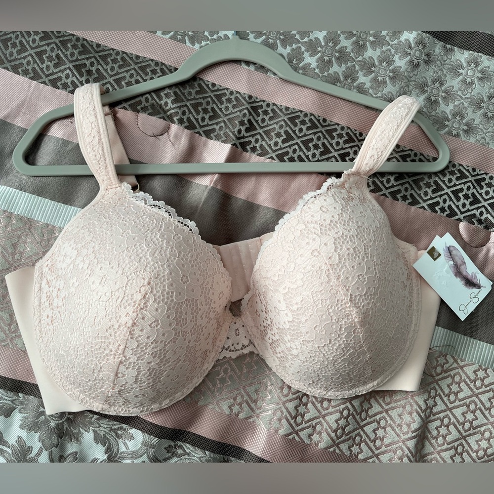 Jessica Simpson Pink Laced Bra Size 42D